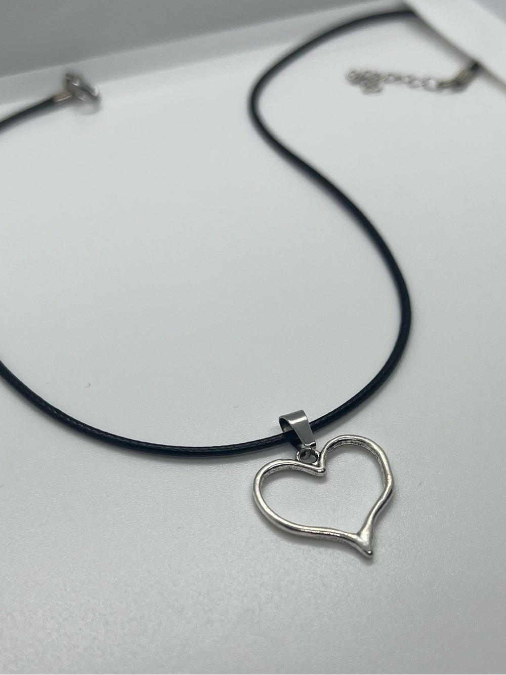 LondonOne Vintage Distressed Heart Pendant Necklace Silver Tone Black Cord New